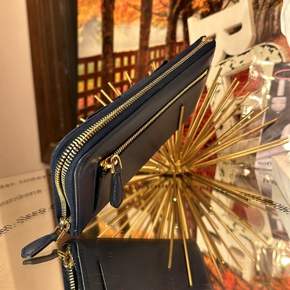 Prada long body blue bow walllet.  EUC. - Picture 5 of 11